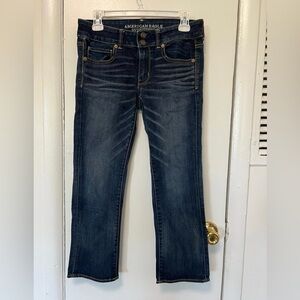 American Eagle Artist Crop Super Stretch Blue Jeans